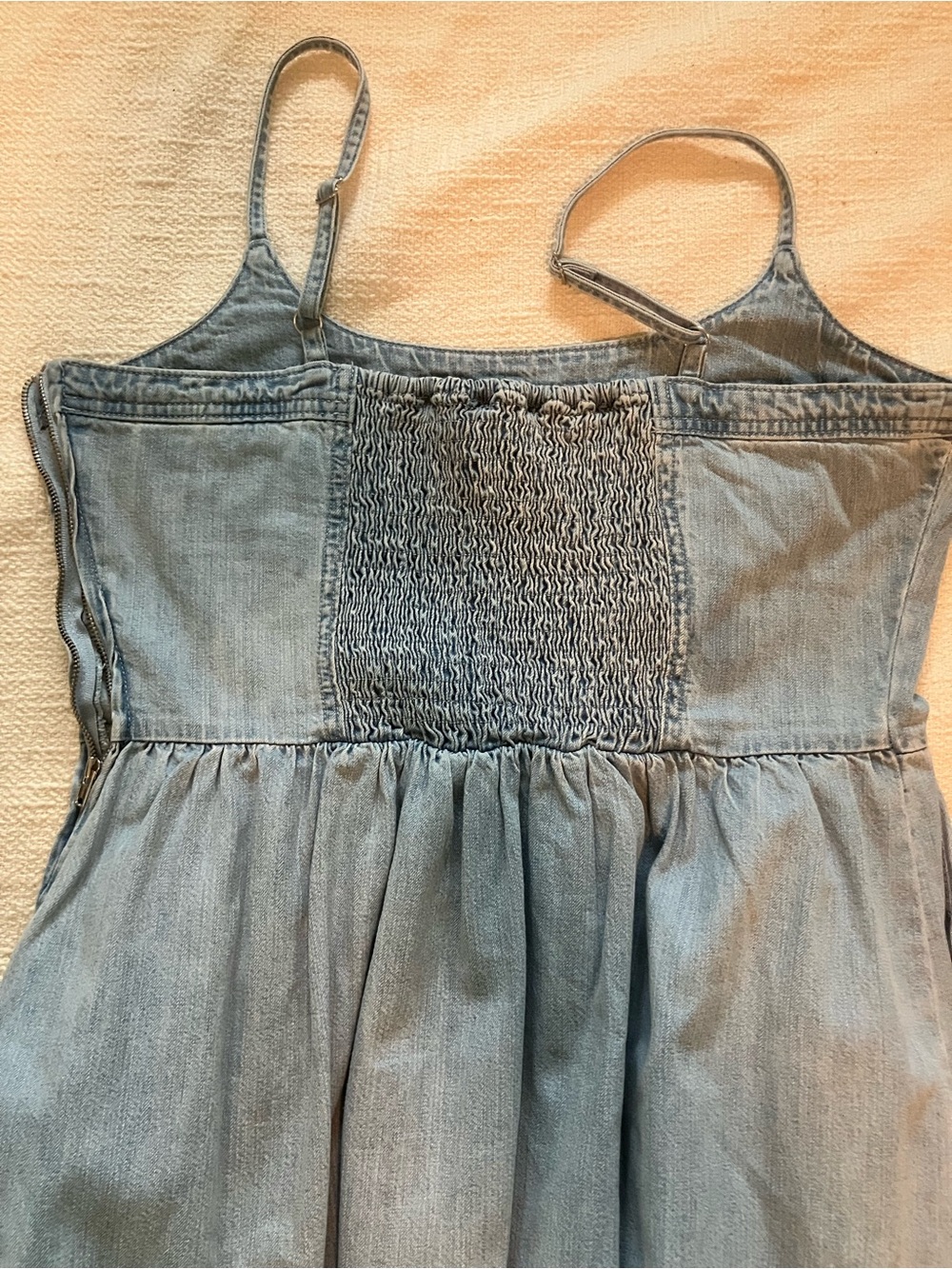 Levi's Alessie Bustier Denim Dress in light wash, size Medium - Picture 6 of 9